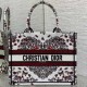 디올 Dioramour Dior Book Tote 미디엄 백 M1296ZEEI_M941