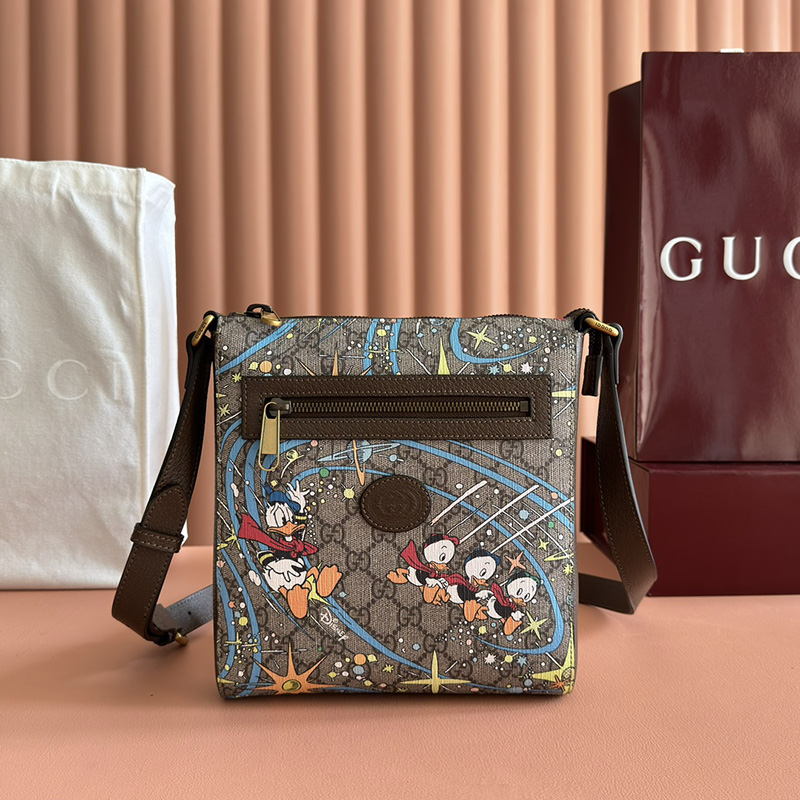 구찌 디즈니 콜라보레이션 도널드덕 모노그램 남여공용 645054