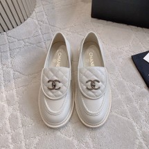 샤넬 턴락 로퍼 퀼팅 금장 로퍼 화이트 G36646