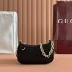 구찌 GG 엠블럼 미니 체인 숄더백 블랙 847091