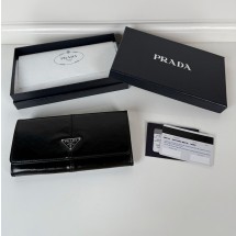 프라다 삼각로고 사피아노 레더 장지갑 금장 은장 블랙 1MH132