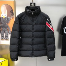 몽클레어 솔라얀 숏패딩 3컬러 J20911A00066549SK031   C