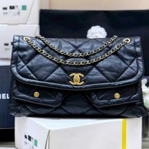 샤넬 골드 메탈 맥시 플랩 숄더백 블랙 AS5727 B22139 94305