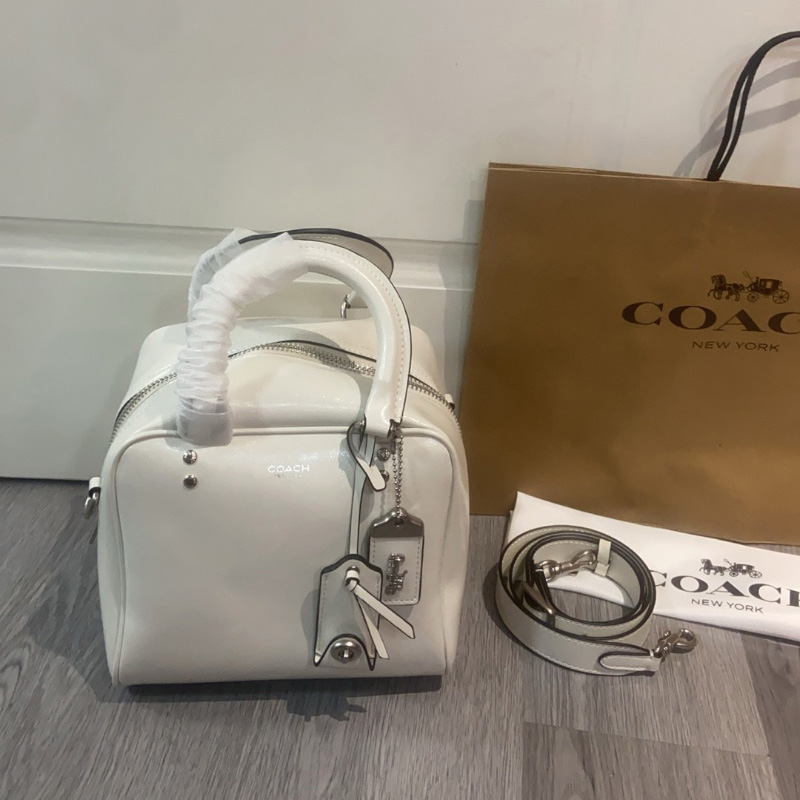 코치 큐브 로그 백 20 화이트 CBH04