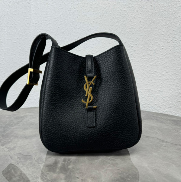 생로랑 LE 5 À 7 서플 베이비백 블랙 809461