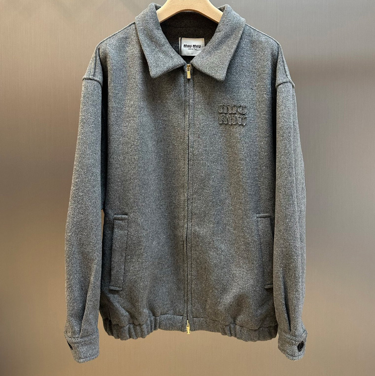 미우미우 자켓 로고 자수 그레이 여성 ML1304   F