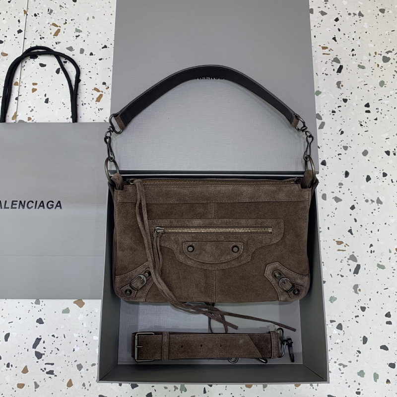 발렌시아가 르 시티 모토 스몰 스웨이드 남성가방 블랙 8461882