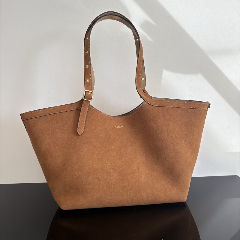 코치 25 FW 그래머시 쇼퍼 백 카멜  CBN47B4OL