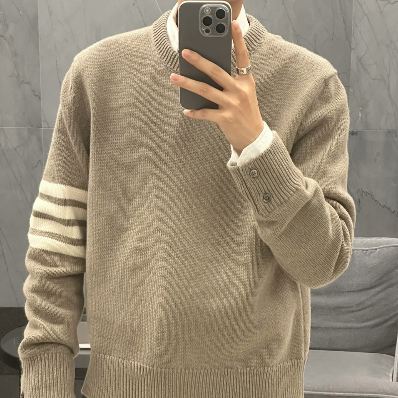 톰브라운 25FW 남성 사선 스트라이프 울 니트 25 MKA569A  Y