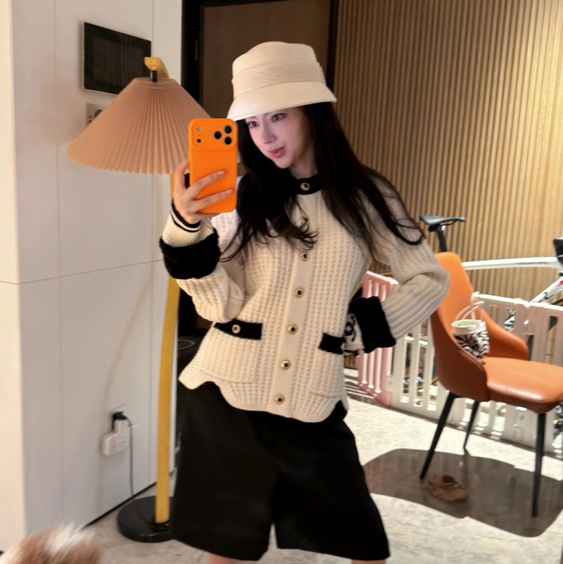 샤넬 25N 코코네쥬 가디건 CC로고 투톤 울 자켓 에크루 2컬러 P79691   Y