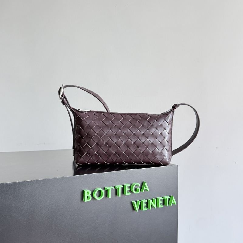 보테가 베네타 트레블러 폰 파우치 와인 844018V2HL08803