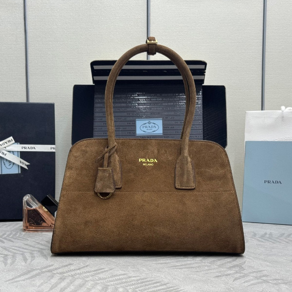 프라다 미디엄 스웨이드 토트백 1BG572