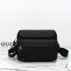 구찌 남성 GG 나일론 미디움 크로스백 블랙 816820