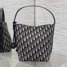 디올 오블리크 디올스타 버킷백 스몰 블루 M2854UTZQ_M928